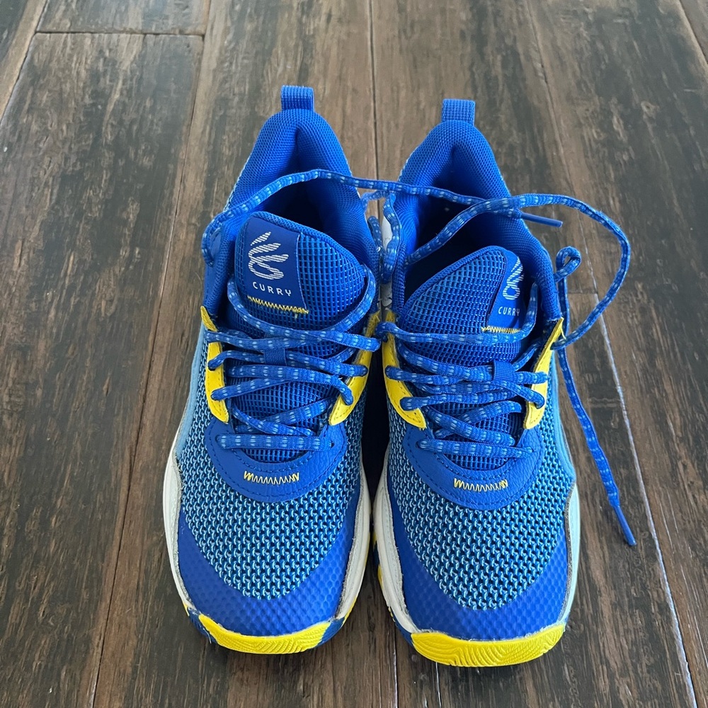 Under Armour Curry 3Z 24 Boys' "Team Royal/White/Taxi" Basketball Shoes